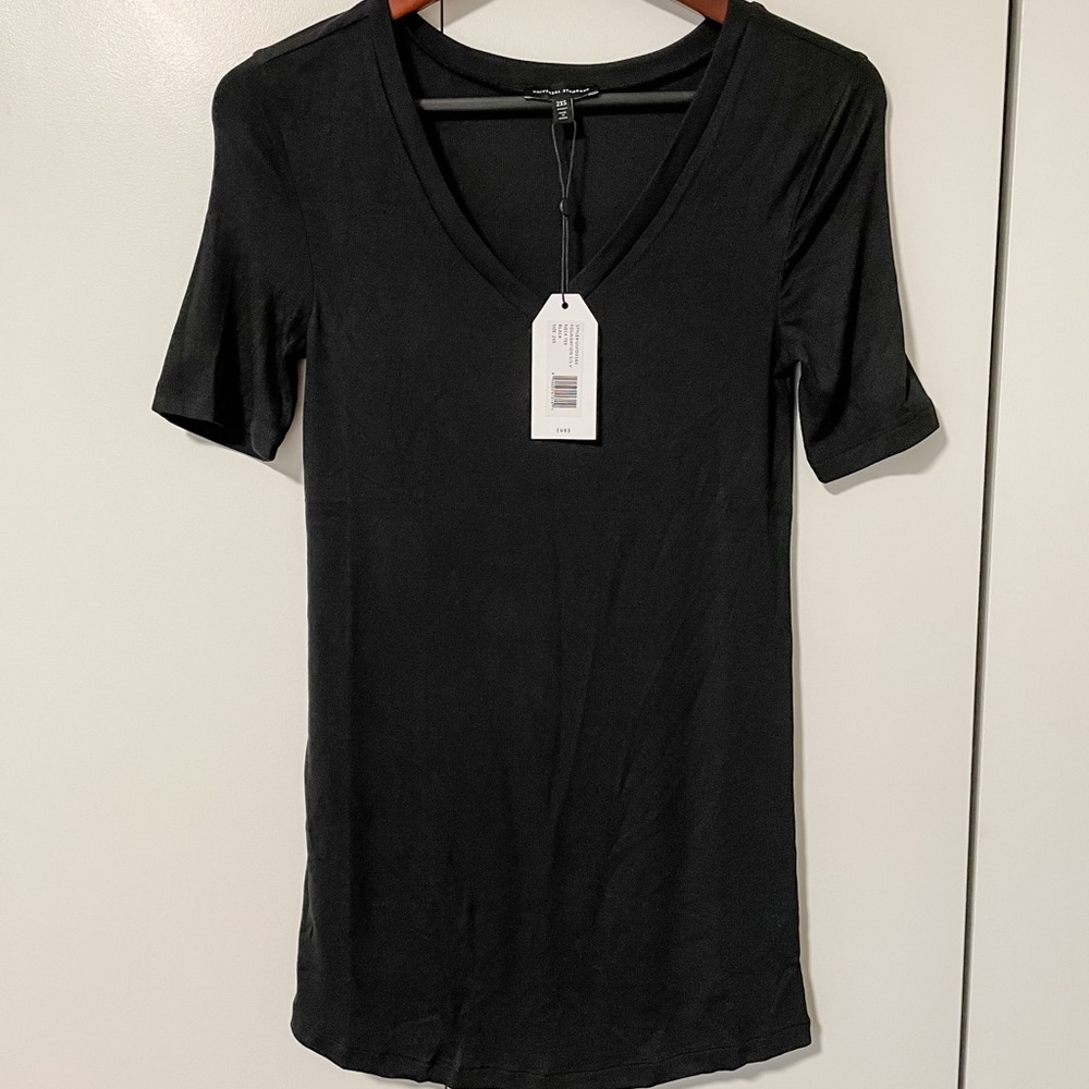 Universal Standard Foundation V Neck Tee 2XS (6-8)